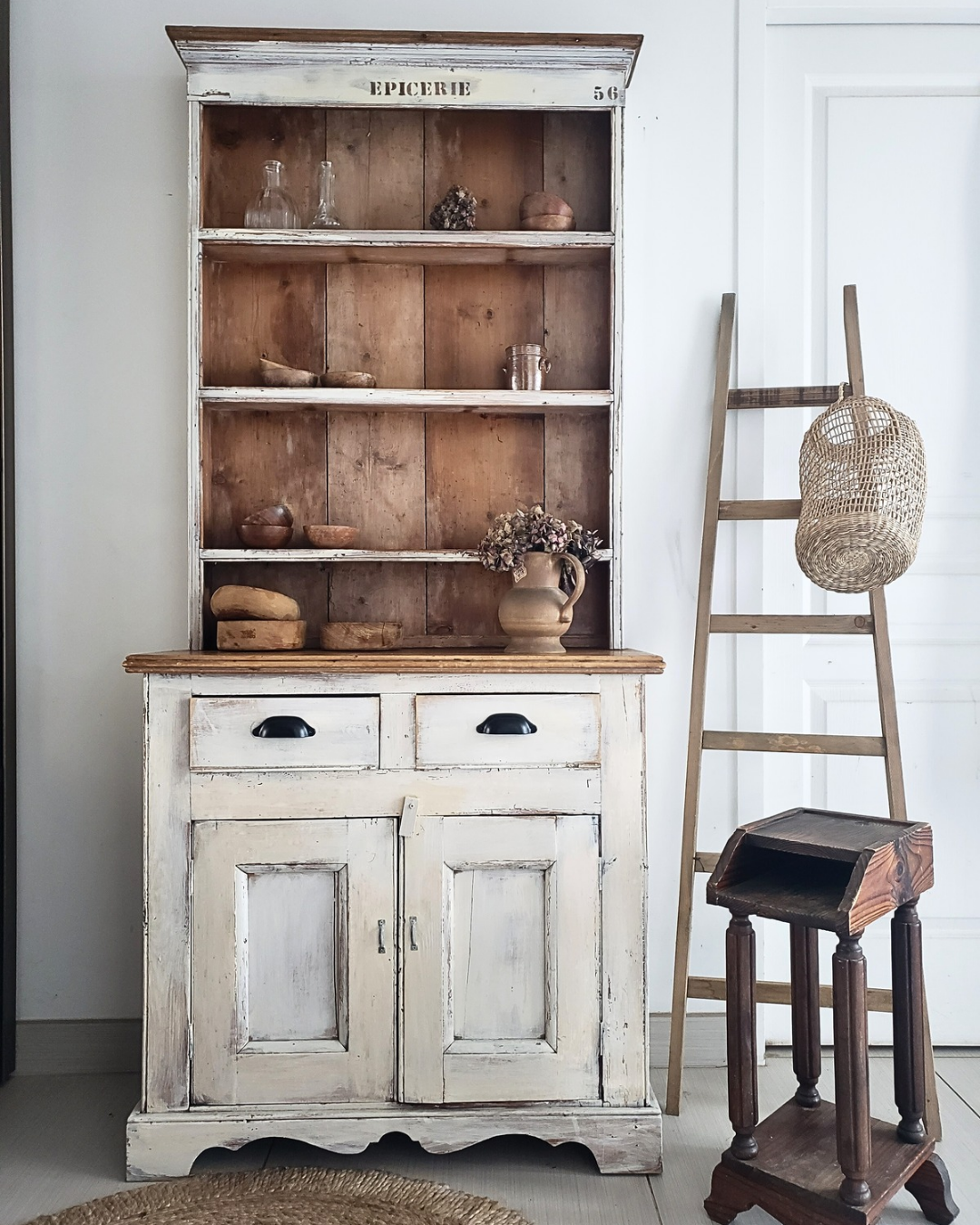 . BUFFET D ÉPICERIE ANCIEN