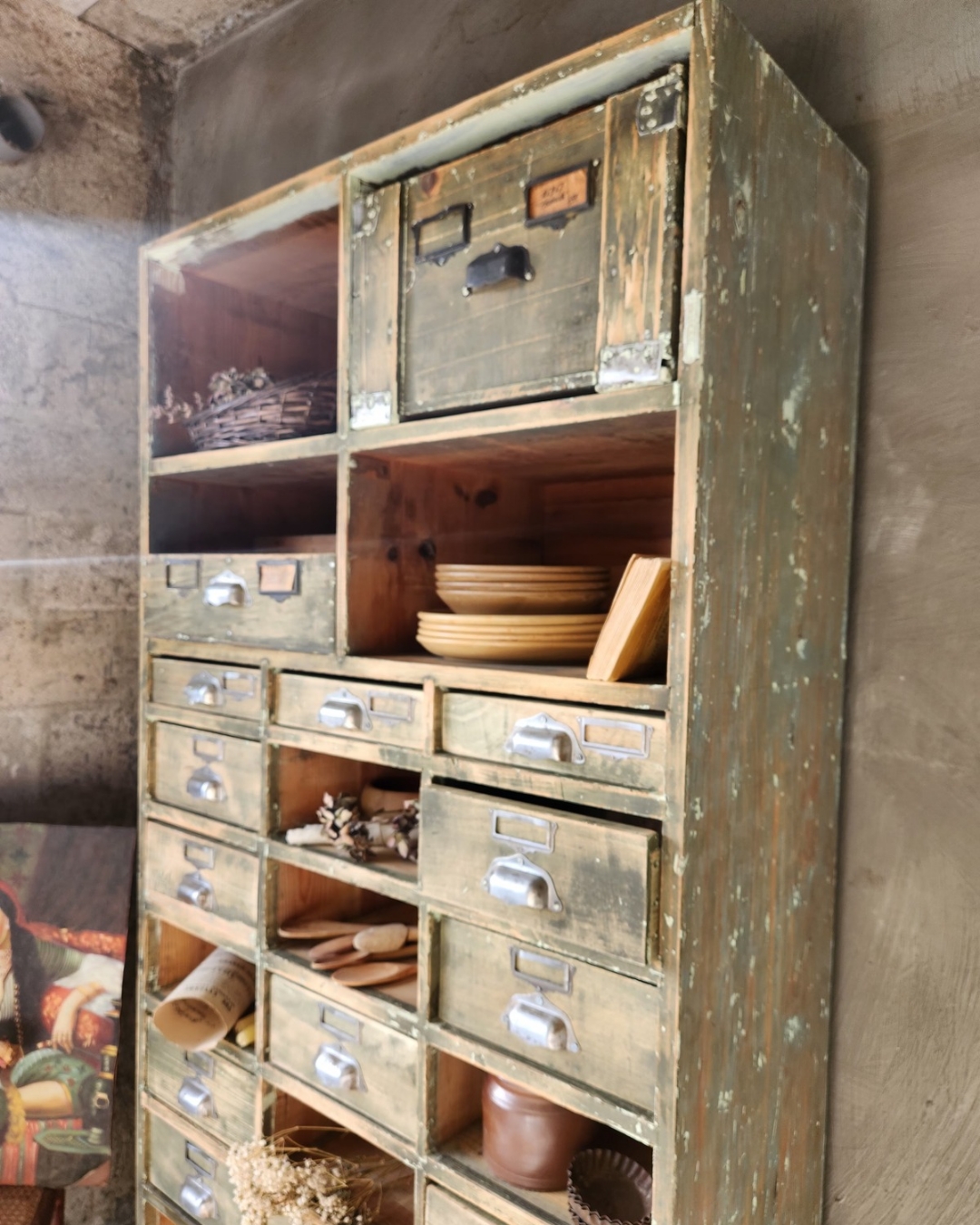 LE MEUBLE DE QUINCAILLERIE