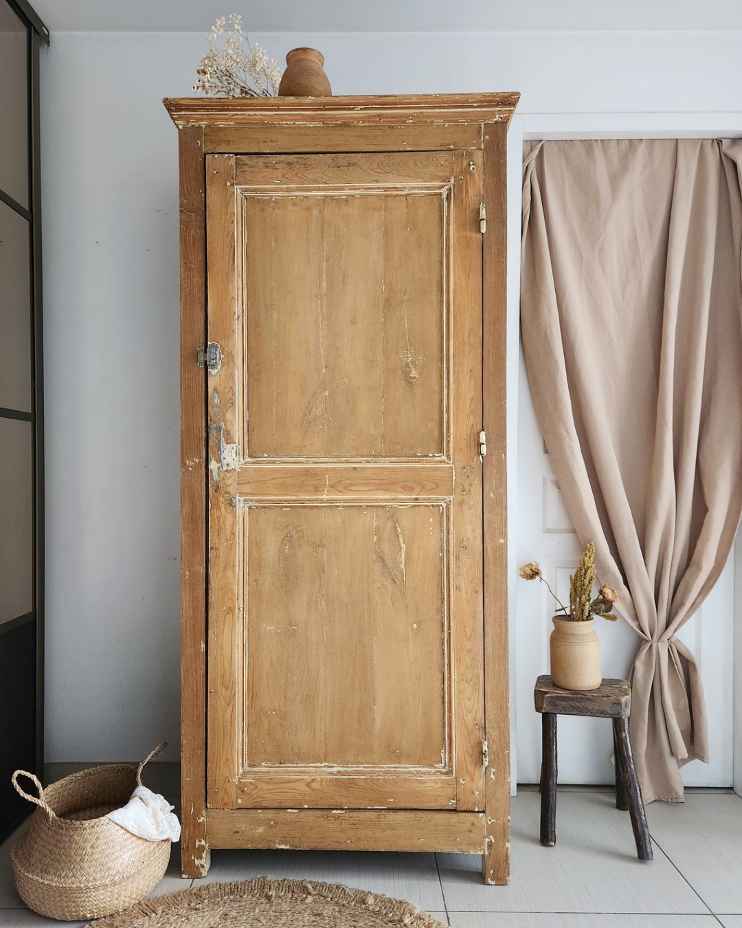 BONNETIÈRE EN CHÊNE armoire