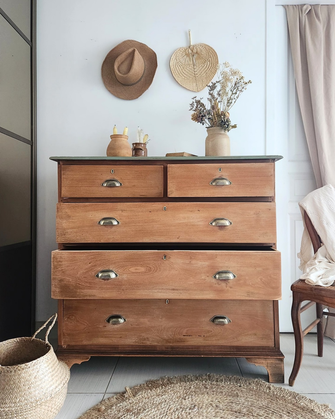 LA COMMODE HENRIETTE