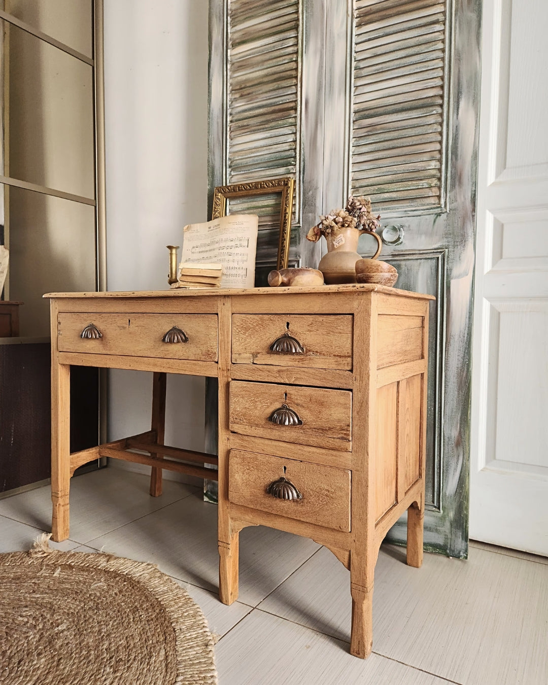 LE BUREAU EMILE