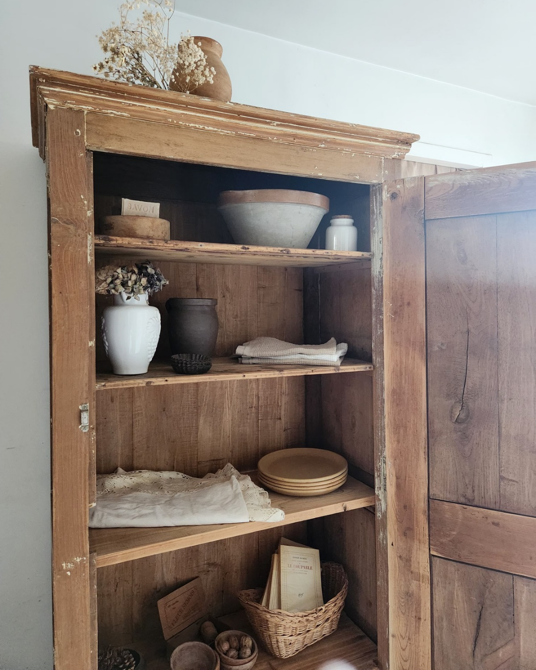 BONNETIÈRE EN CHÊNE armoire