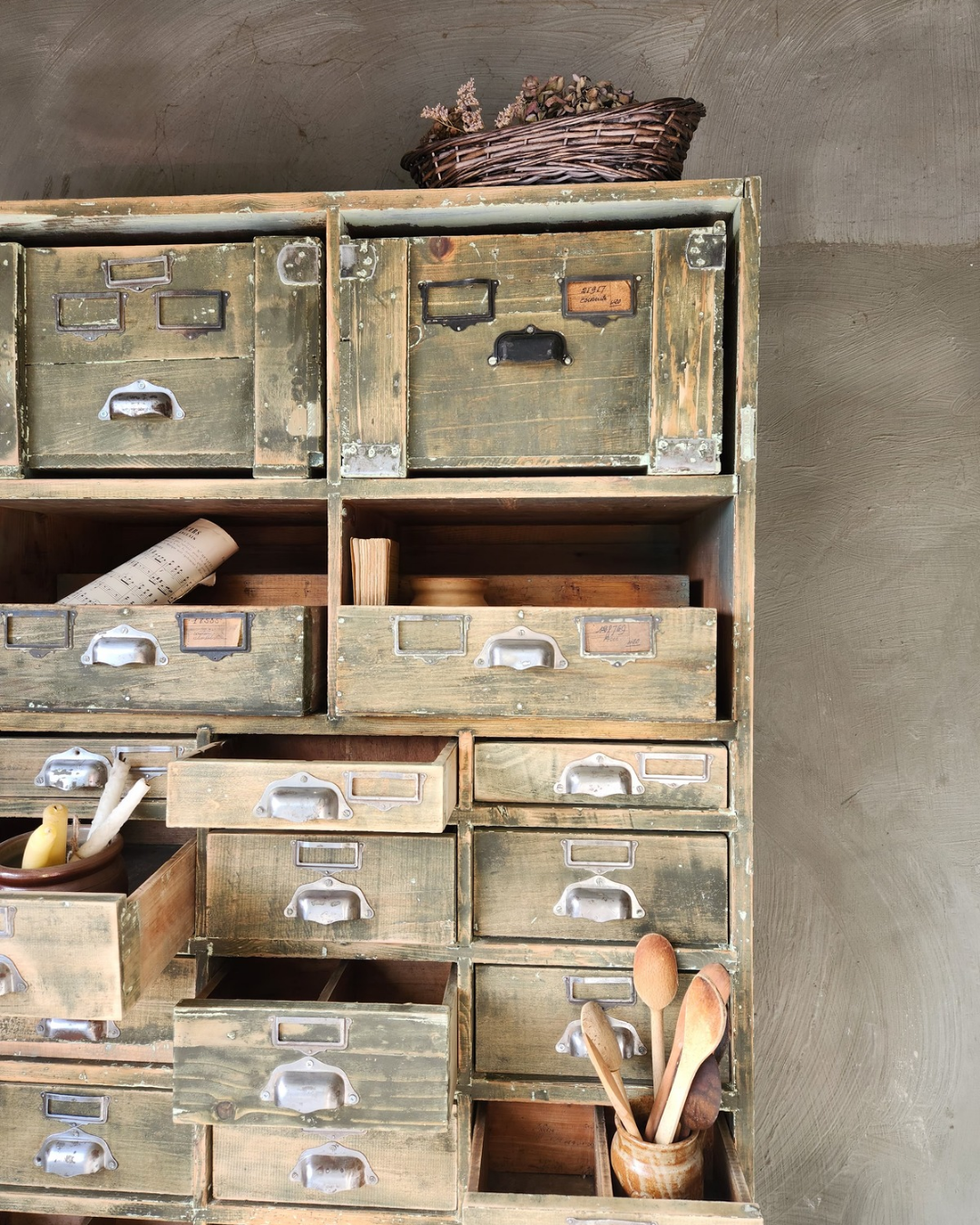 LE MEUBLE DE QUINCAILLERIE